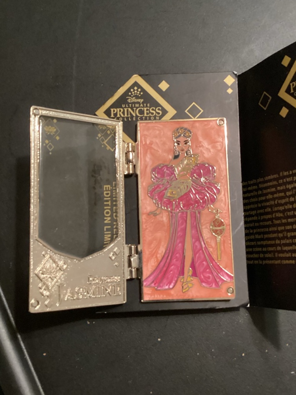 Disney Pins Surprise bag Ultimate Princess comes with 2 pins a value of $60 - Picture 4 of 7